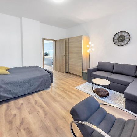 Apartment Lukas 2 كارلوفي فاري المظهر الخارجي الصورة