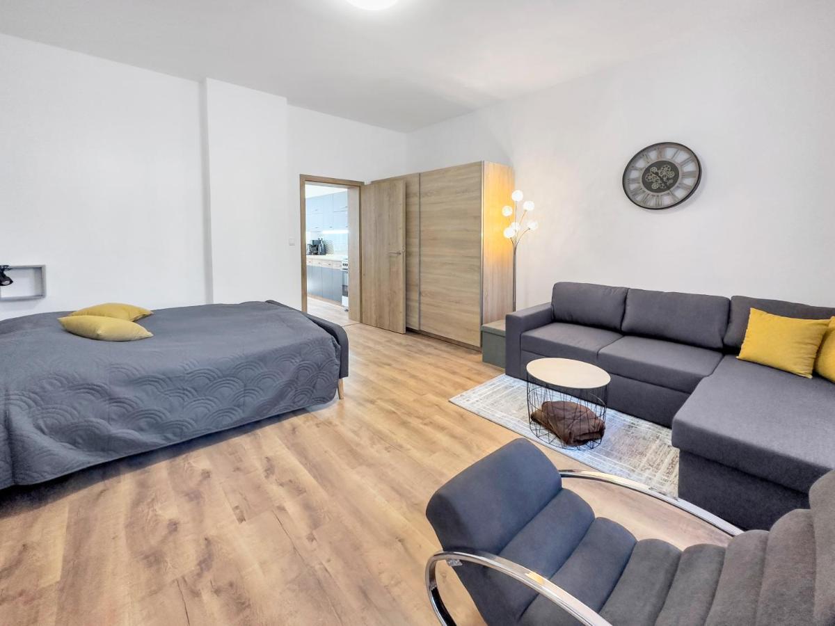Apartment Lukas 2 كارلوفي فاري المظهر الخارجي الصورة